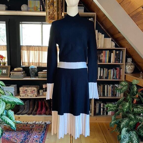 Sweater Dress Black White Midi Long Sleeve Bell Sleeve - Picture 1 of 4